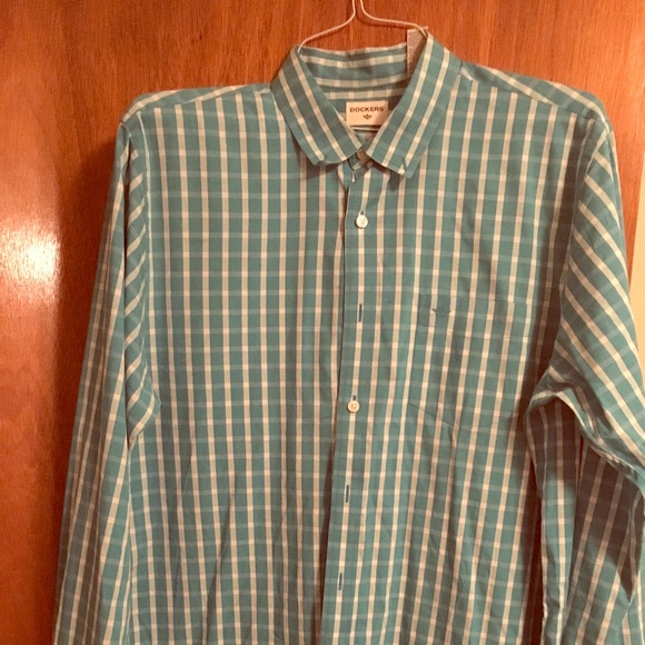Dockers button up - Picture 2 of 3